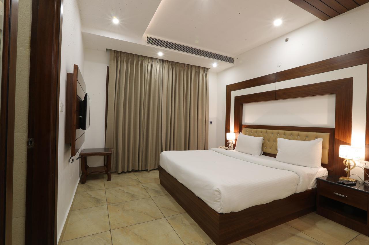Grand Hotel Nawanshahr Nawashahr Экстерьер фото