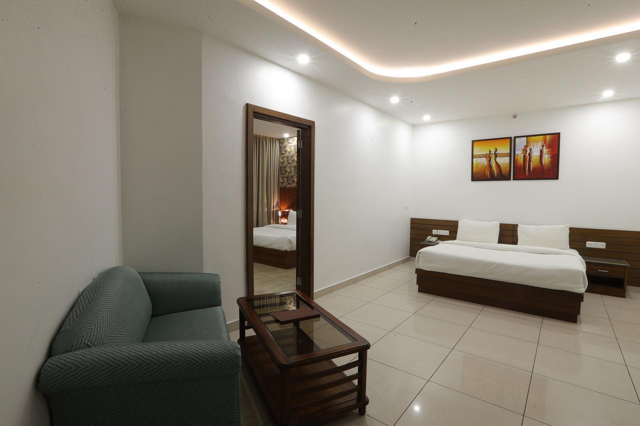Grand Hotel Nawanshahr Nawashahr Экстерьер фото