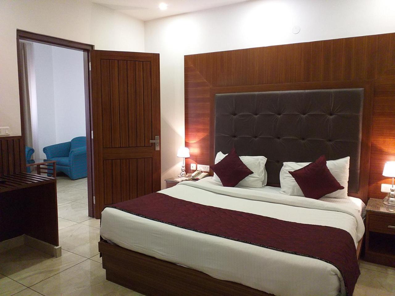 Grand Hotel Nawanshahr Nawashahr Экстерьер фото