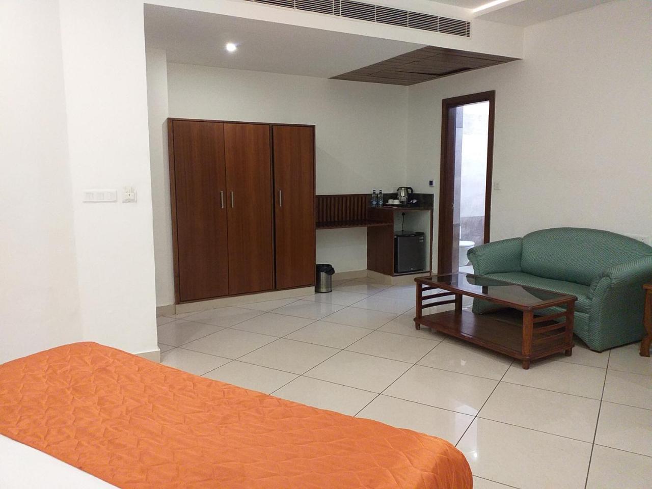 Grand Hotel Nawanshahr Nawashahr Экстерьер фото
